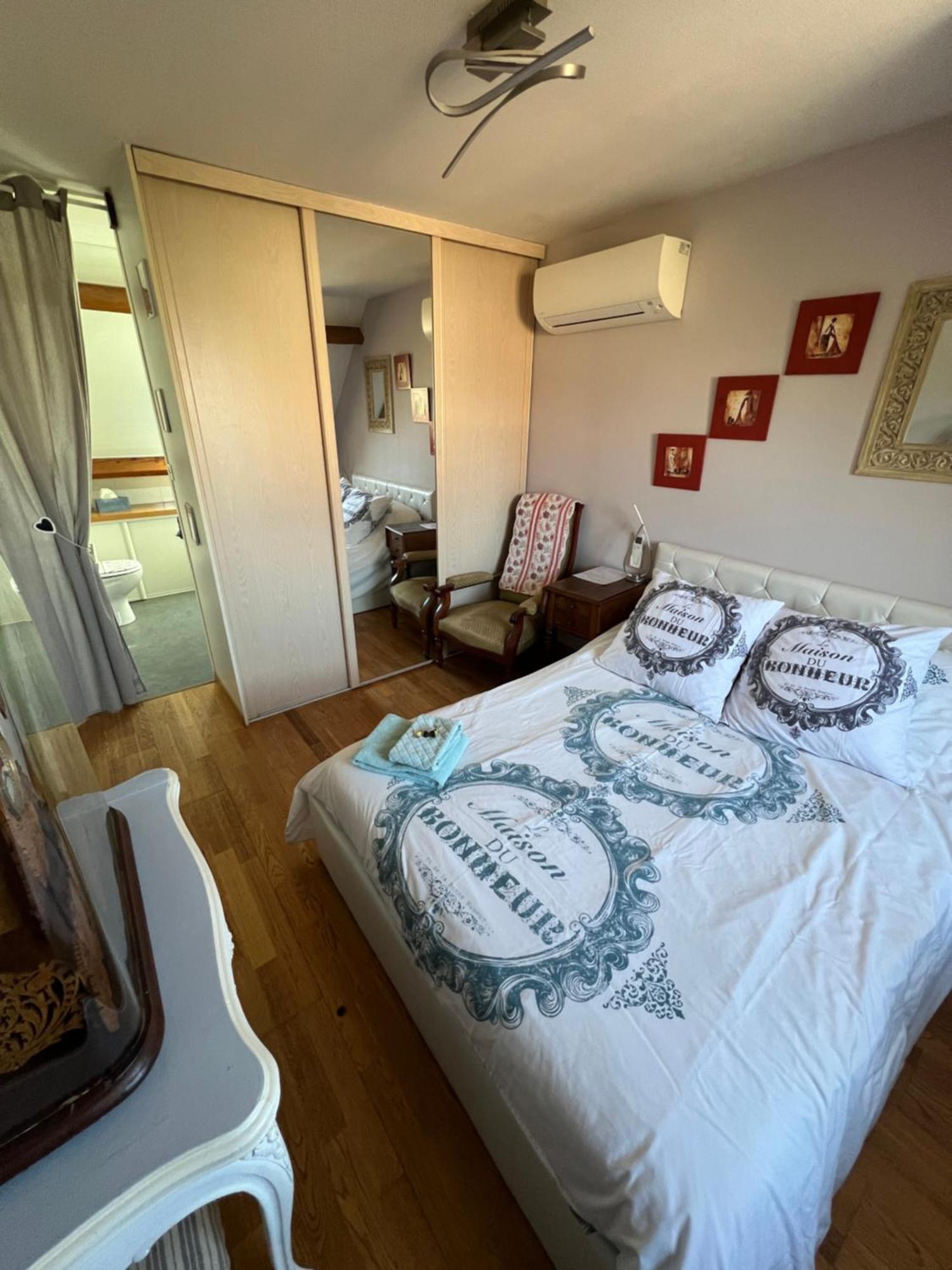 La Maison Du Bonheur Saintry-sur-Seine Eksteriør bilde